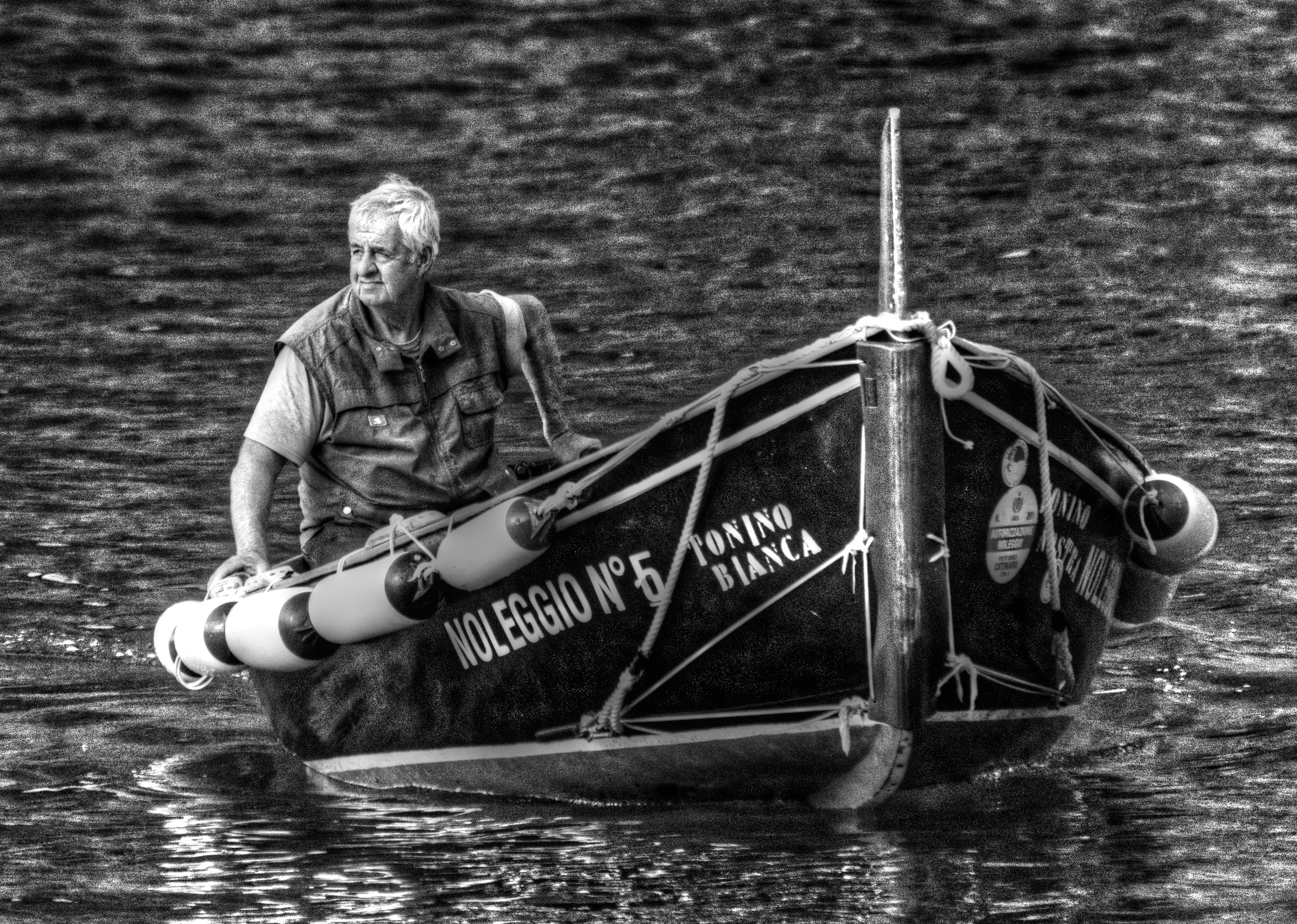 OLD MAN LOVES THE SEA